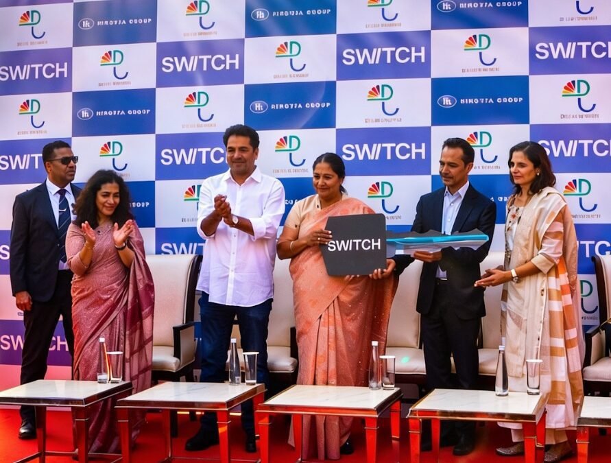 SWITCH Mobility Delivers the First Iconic Electric Double Decker in Delhi